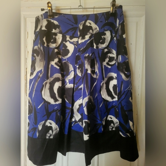 Skirt - Picture 2 of 3